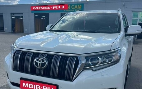 Toyota Land Cruiser Prado 150 рестайлинг 2, 2018 год, 5 000 000 рублей, 1 фотография