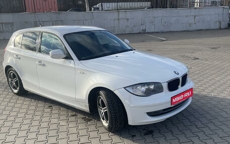 BMW 1 серия, 2011 год, 899 000 рублей, 1 фотография