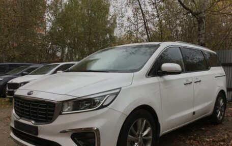 KIA Carnival III, 2018 год, 3 050 000 рублей, 2 фотография