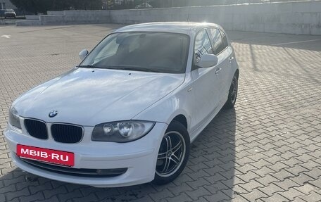 BMW 1 серия, 2011 год, 899 000 рублей, 2 фотография