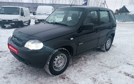 Chevrolet Niva I рестайлинг, 2018 год, 590 000 рублей, 1 фотография