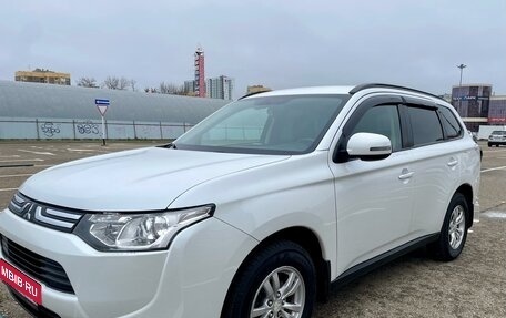 Mitsubishi Outlander III рестайлинг 3, 2013 год, 1 545 000 рублей, 1 фотография