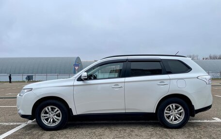 Mitsubishi Outlander III рестайлинг 3, 2013 год, 1 545 000 рублей, 6 фотография