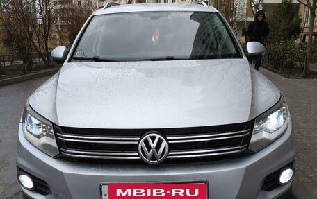 Volkswagen Tiguan I, 2011 год, 1 600 000 рублей, 3 фотография