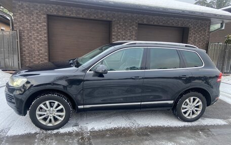 Volkswagen Touareg III, 2011 год, 1 750 000 рублей, 2 фотография