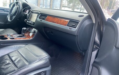 Volkswagen Touareg III, 2011 год, 1 750 000 рублей, 14 фотография