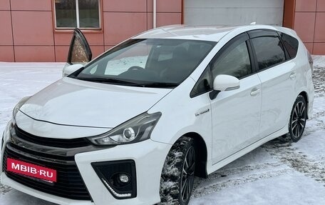 Toyota Prius Alpha I (ZVW40/41), 2015 год, 2 350 000 рублей, 3 фотография