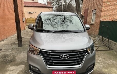 Hyundai H-1 II рестайлинг, 2018 год, 3 400 000 рублей, 1 фотография