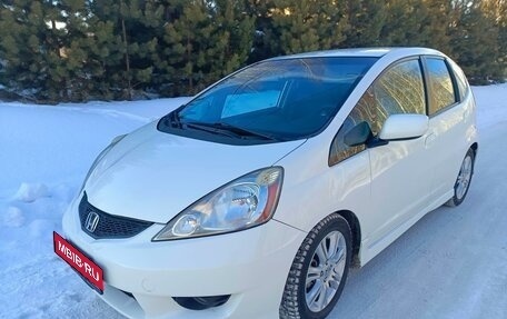 Honda Fit III, 2010 год, 900 000 рублей, 1 фотография