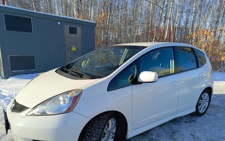 Honda Fit III, 2010 год, 900 000 рублей, 2 фотография