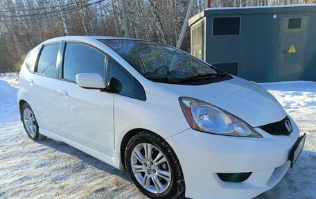 Honda Fit III, 2010 год, 900 000 рублей, 7 фотография