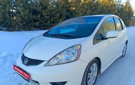 Honda Fit III, 2010 год, 900 000 рублей, 6 фотография