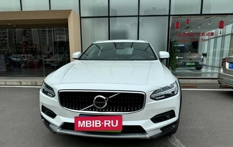 Volvo V90 Cross Country I рестайлинг, 2021 год, 4 990 000 рублей, 2 фотография