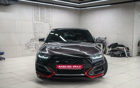 Hyundai Veloster II, 2019 год, 2 500 000 рублей, 2 фотография