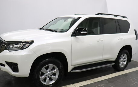 Toyota Land Cruiser Prado 150 рестайлинг 2, 2021 год, 7 280 000 рублей, 3 фотография