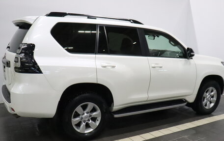 Toyota Land Cruiser Prado 150 рестайлинг 2, 2021 год, 7 280 000 рублей, 4 фотография