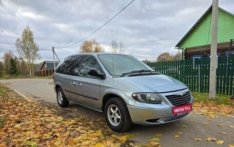 Chrysler Voyager IV, 2003 год, 1 000 000 рублей, 2 фотография