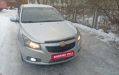 Chevrolet Cruze II, 2010 год, 950 000 рублей, 9 фотография