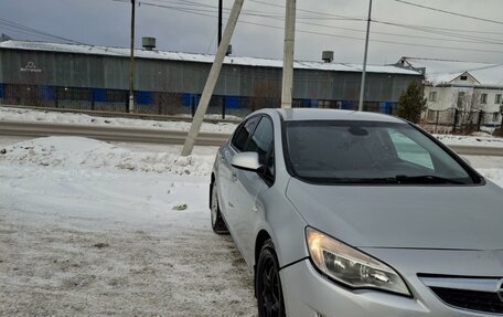 Opel Astra J, 2011 год, 900 000 рублей, 2 фотография