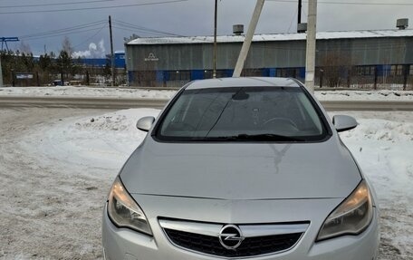 Opel Astra J, 2011 год, 900 000 рублей, 4 фотография