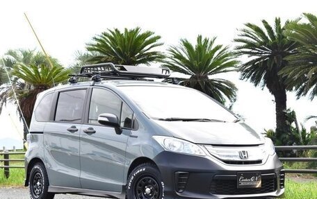 Honda Freed I, 2015 год, 850 001 рублей, 2 фотография