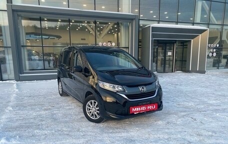 Honda Freed II, 2019 год, 1 920 000 рублей, 2 фотография