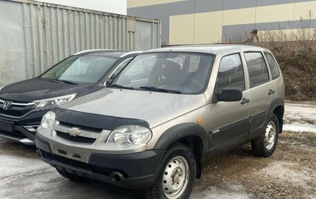 Chevrolet Niva I рестайлинг, 2010 год, 487 000 рублей, 2 фотография