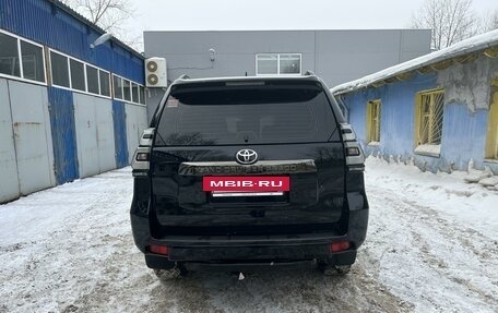 Toyota Land Cruiser Prado 150 рестайлинг 2, 2021 год, 7 600 000 рублей, 12 фотография