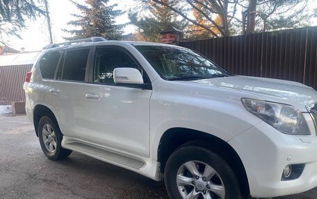 Toyota Land Cruiser Prado 150 рестайлинг 2, 2011 год, 2 900 000 рублей, 4 фотография