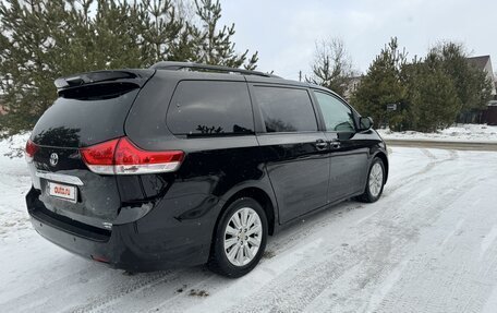 Toyota Sienna III, 2011 год, 2 420 000 рублей, 12 фотография