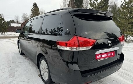 Toyota Sienna III, 2011 год, 2 420 000 рублей, 11 фотография