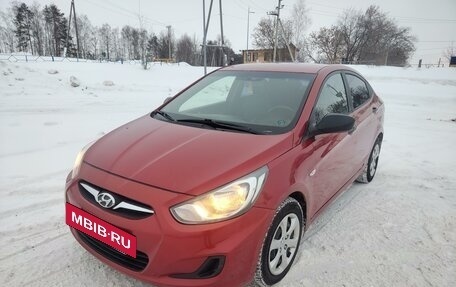 Hyundai Solaris II рестайлинг, 2011 год, 620 000 рублей, 3 фотография