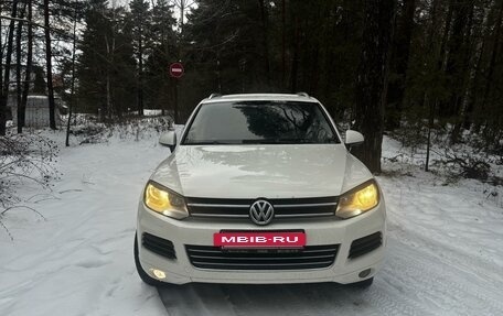 Volkswagen Touareg III, 2010 год, 1 750 000 рублей, 2 фотография