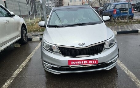 KIA Rio III рестайлинг, 2015 год, 1 300 000 рублей, 2 фотография