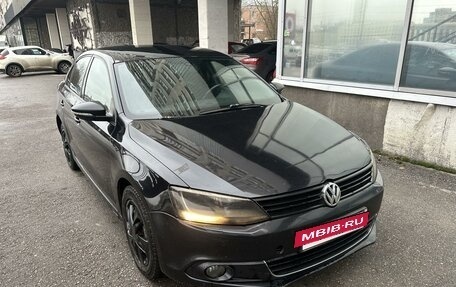 Volkswagen Jetta VI, 2013 год, 870 000 рублей, 2 фотография