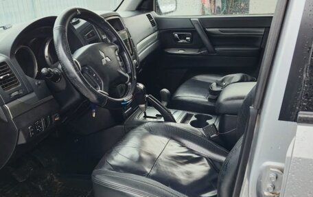 Mitsubishi Pajero IV, 2011 год, 1 750 000 рублей, 10 фотография