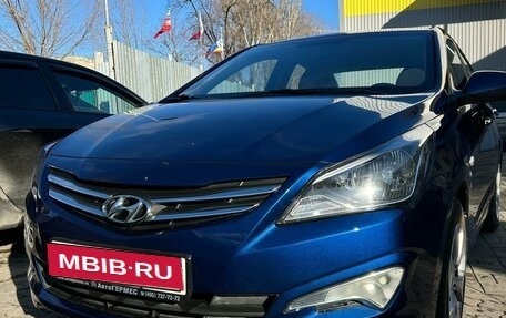 Hyundai Solaris II рестайлинг, 2015 год, 1 100 000 рублей, 1 фотография