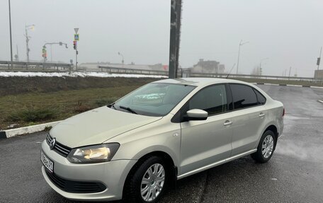 Volkswagen Polo VI (EU Market), 2011 год, 860 000 рублей, 2 фотография