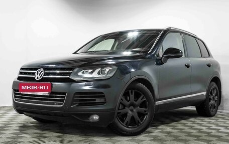 Volkswagen Touareg III, 2011 год, 1 687 000 рублей, 2 фотография