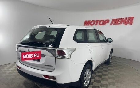 Mitsubishi Outlander III рестайлинг 3, 2014 год, 1 849 000 рублей, 4 фотография