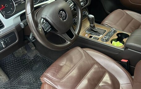 Volkswagen Touareg III, 2013 год, 2 850 000 рублей, 13 фотография