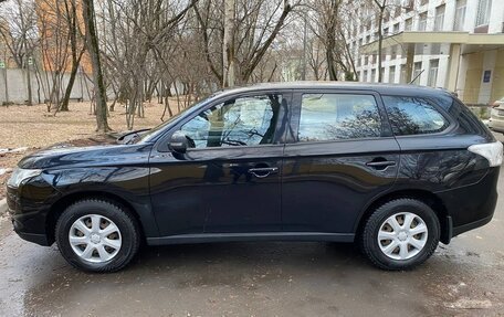 Mitsubishi Outlander III рестайлинг 3, 2013 год, 1 300 000 рублей, 6 фотография