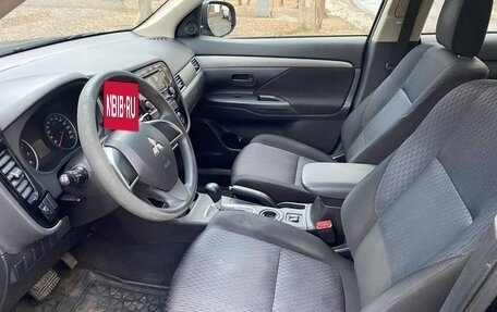 Mitsubishi Outlander III рестайлинг 3, 2013 год, 1 300 000 рублей, 8 фотография