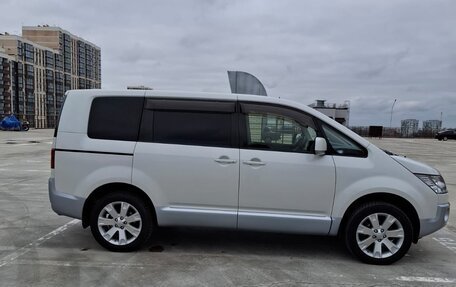 Mitsubishi Delica V, 2015 год, 2 960 000 рублей, 4 фотография