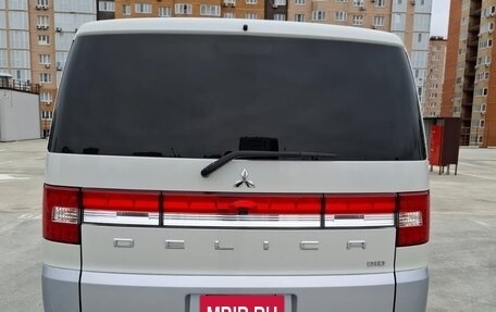 Mitsubishi Delica V, 2015 год, 2 960 000 рублей, 7 фотография