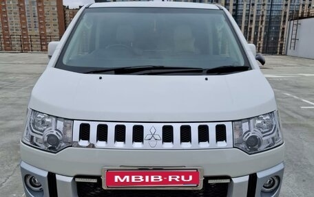 Mitsubishi Delica V, 2015 год, 2 960 000 рублей, 2 фотография