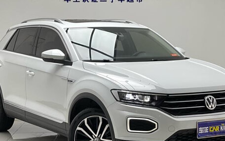 Volkswagen T-Roc I, 2020 год, 1 570 000 рублей, 3 фотография