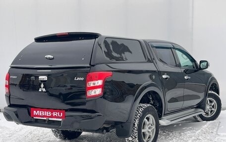 Mitsubishi L200 IV рестайлинг, 2017 год, 2 100 000 рублей, 6 фотография