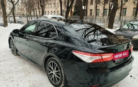 Toyota Camry, 2021 год, 3 150 000 рублей, 5 фотография