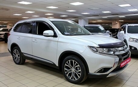 Mitsubishi Outlander III рестайлинг 3, 2015 год, 1 075 000 рублей, 3 фотография